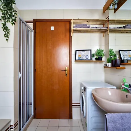 Casa Zoe Free Parking,self Check In & Free Wi Fi Lägenhet Parma